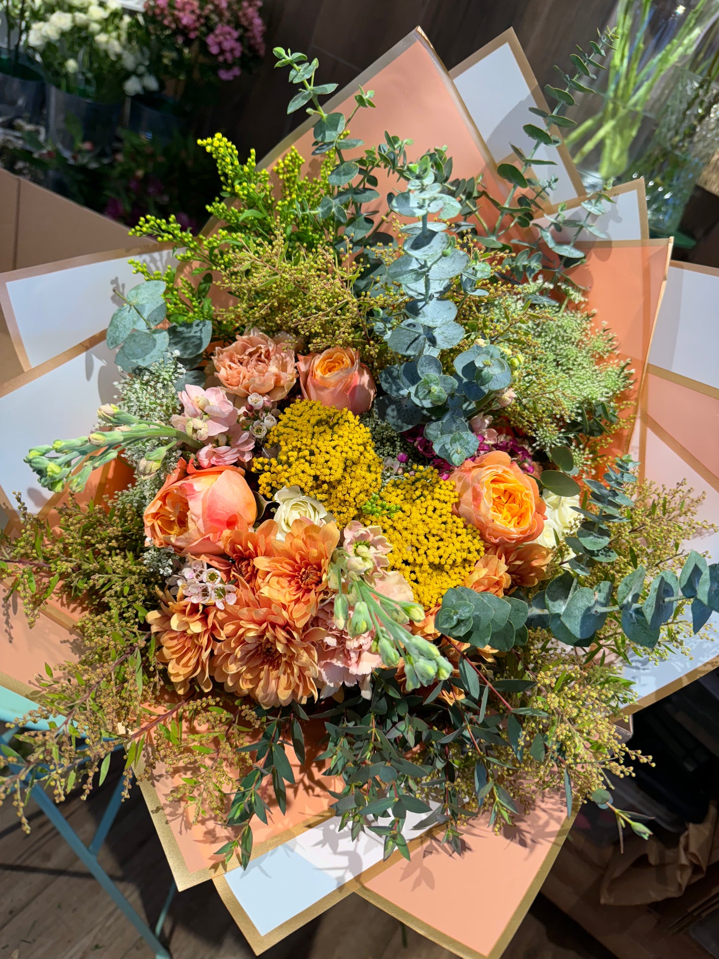 A dreamy and aromatic flower bunch. Luxurious flowers. PREORDERS ONLY.