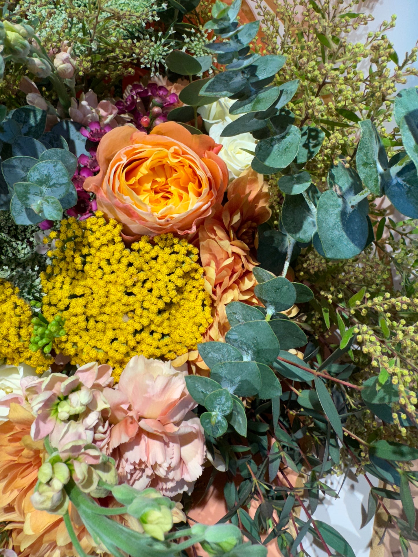 A dreamy and aromatic flower bunch. Luxurious flowers. PREORDERS ONLY.