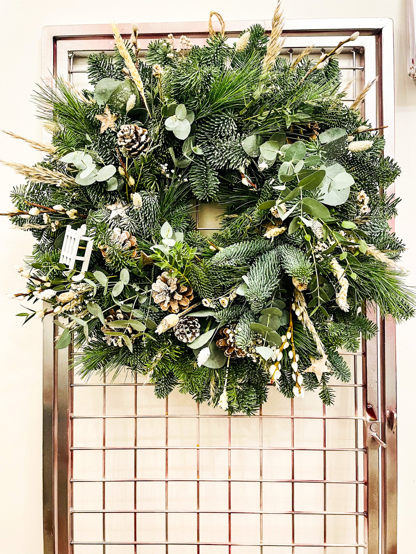 Barns Florals Bespoke Christmas Wreaths.OPEN FOR PREORDERS